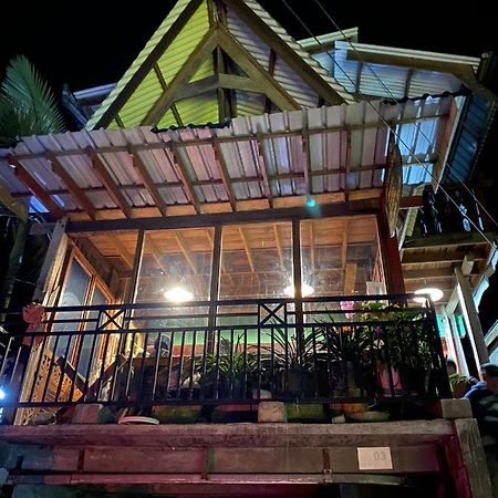 Smiley'S Homestay Berastagi Exteriör bild