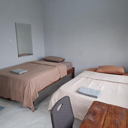 Smiley'S Homestay Berastagi Exteriör bild