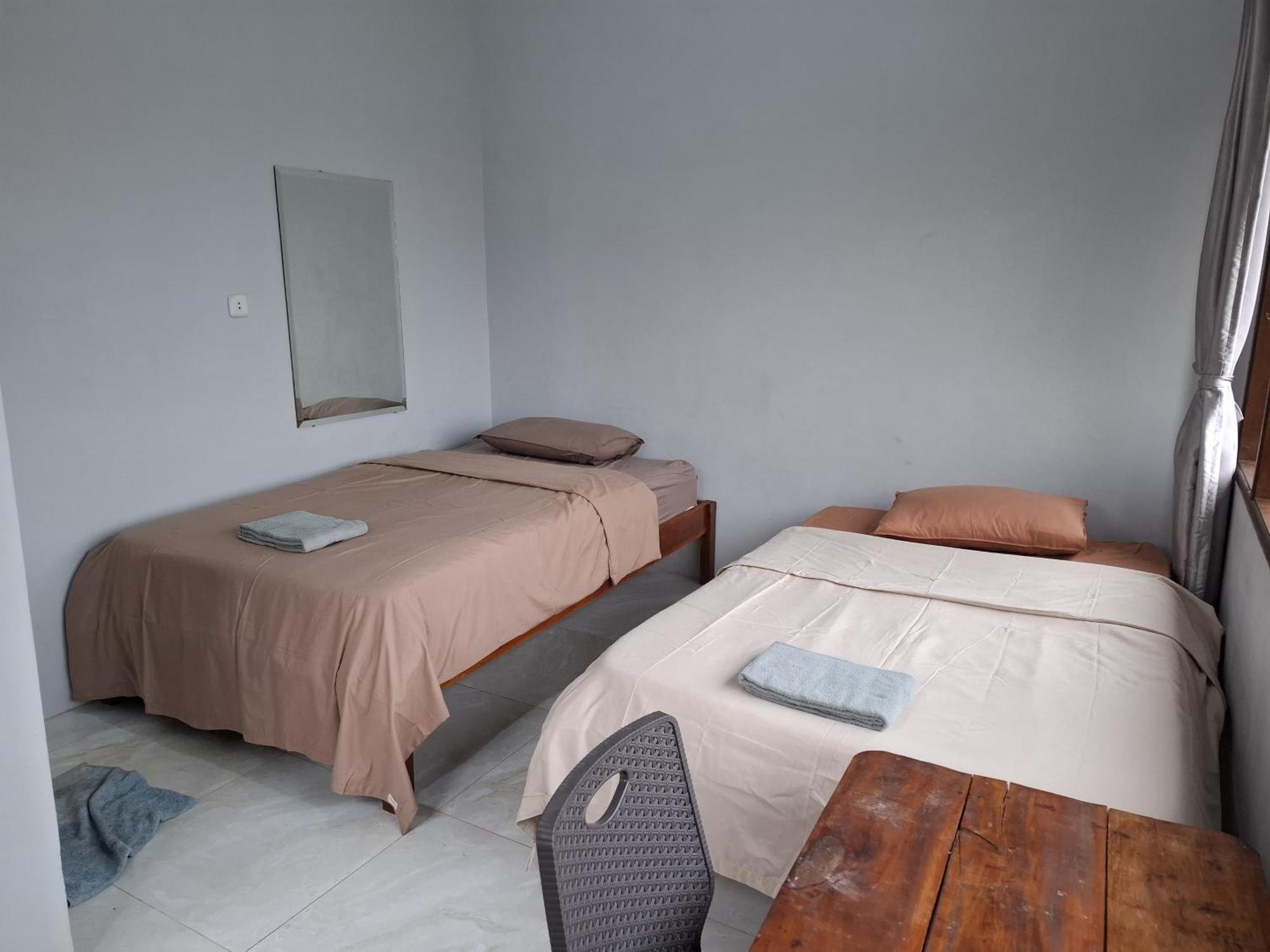 Smiley'S Homestay Berastagi Exteriör bild