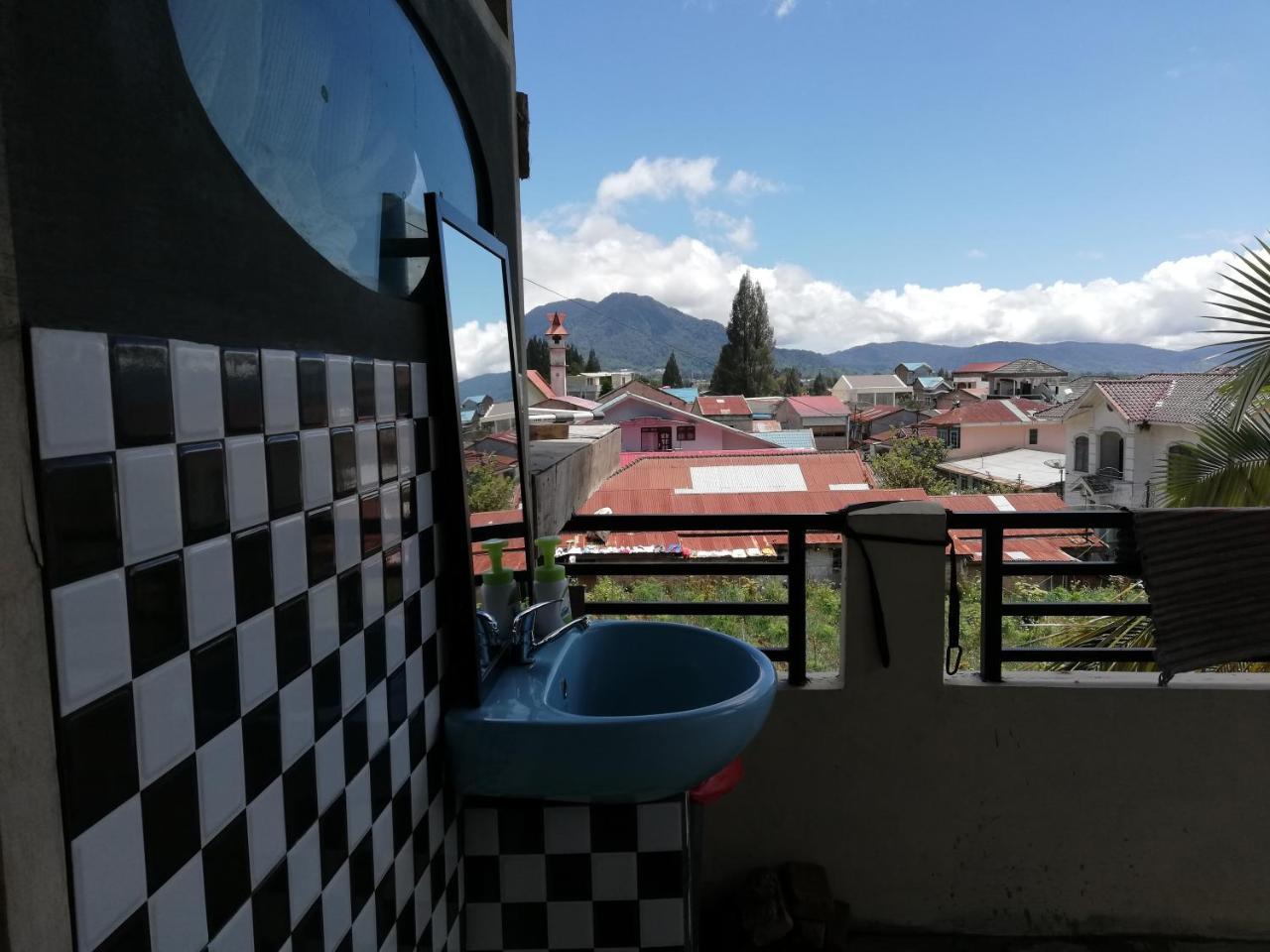 Smiley'S Homestay Berastagi Exteriör bild