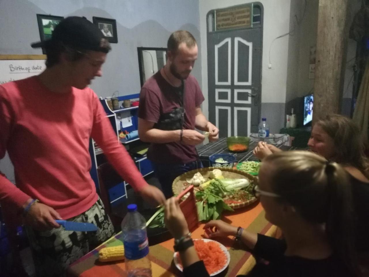 Smiley'S Homestay Berastagi Exteriör bild